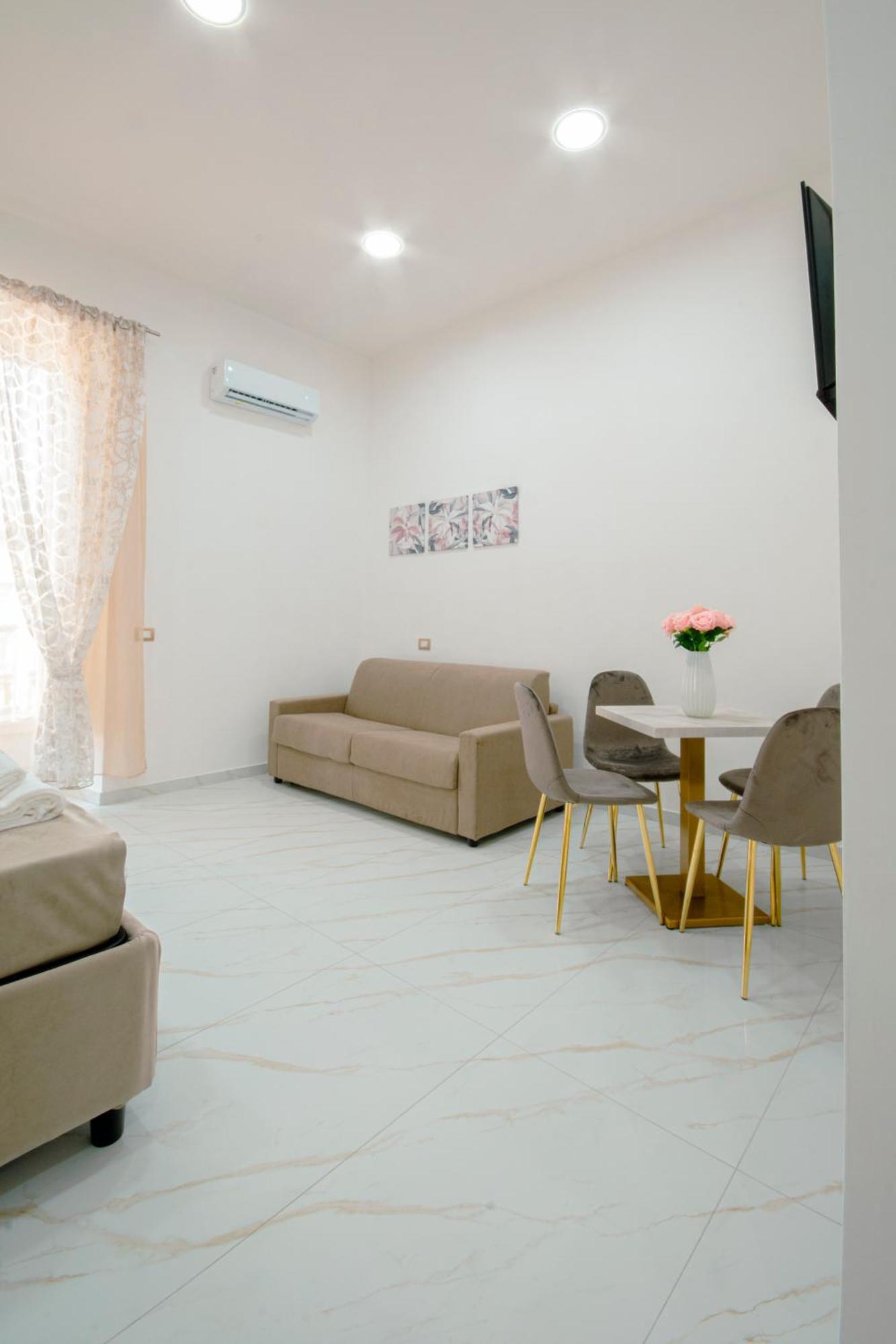 La Reggia Della Duchesca Hotel เนเปิลส์ ภายนอก รูปภาพ